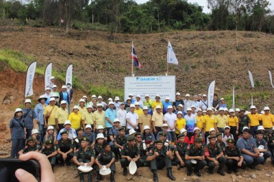 303966_0.jpg